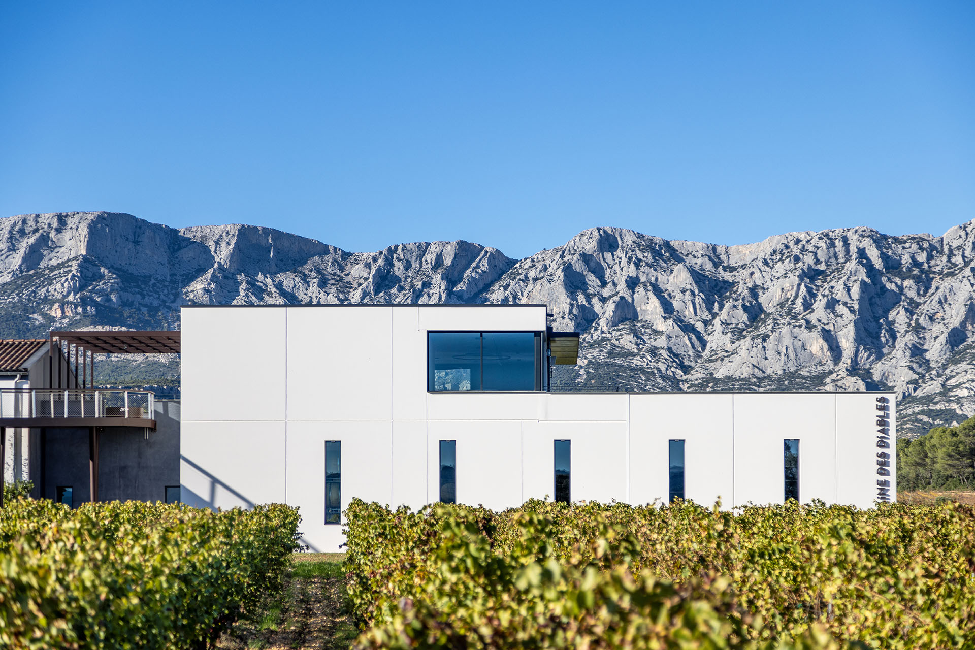 FANTASŸ DØGMA - Architecture - Lhenry Architecture - Le Domaine des Diables